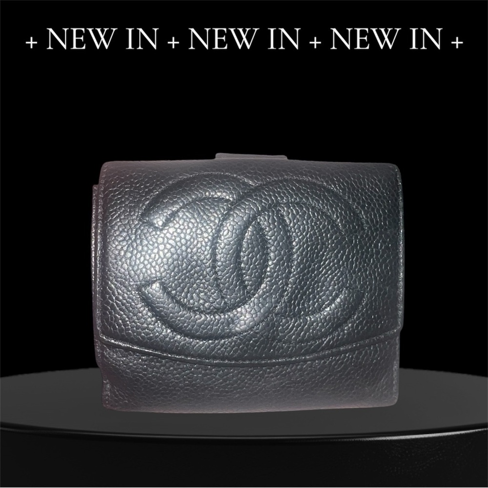 Chanel Black Leather Women's Bifold caviar leather card holder